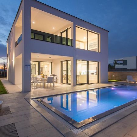 Luxury Villa Weiss - Malinska - Heated Pool - Central Floor Heating In Winter Dış mekan fotoğraf
