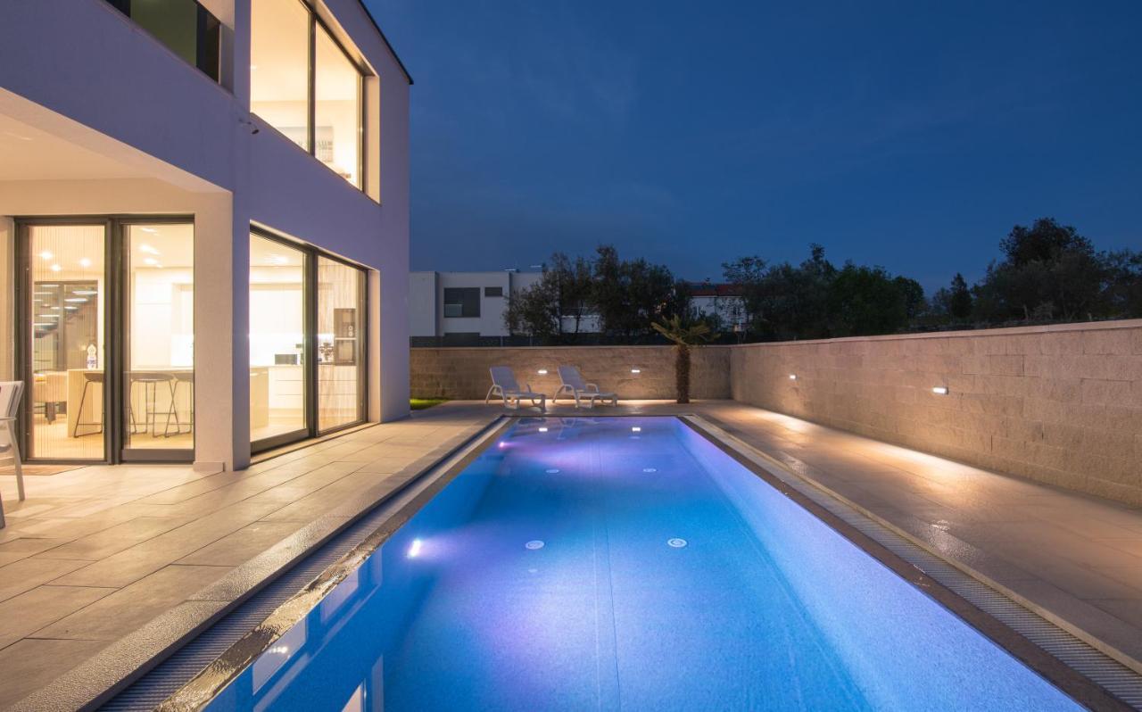 Luxury Villa Weiss - Malinska - Heated Pool - Central Floor Heating In Winter Dış mekan fotoğraf