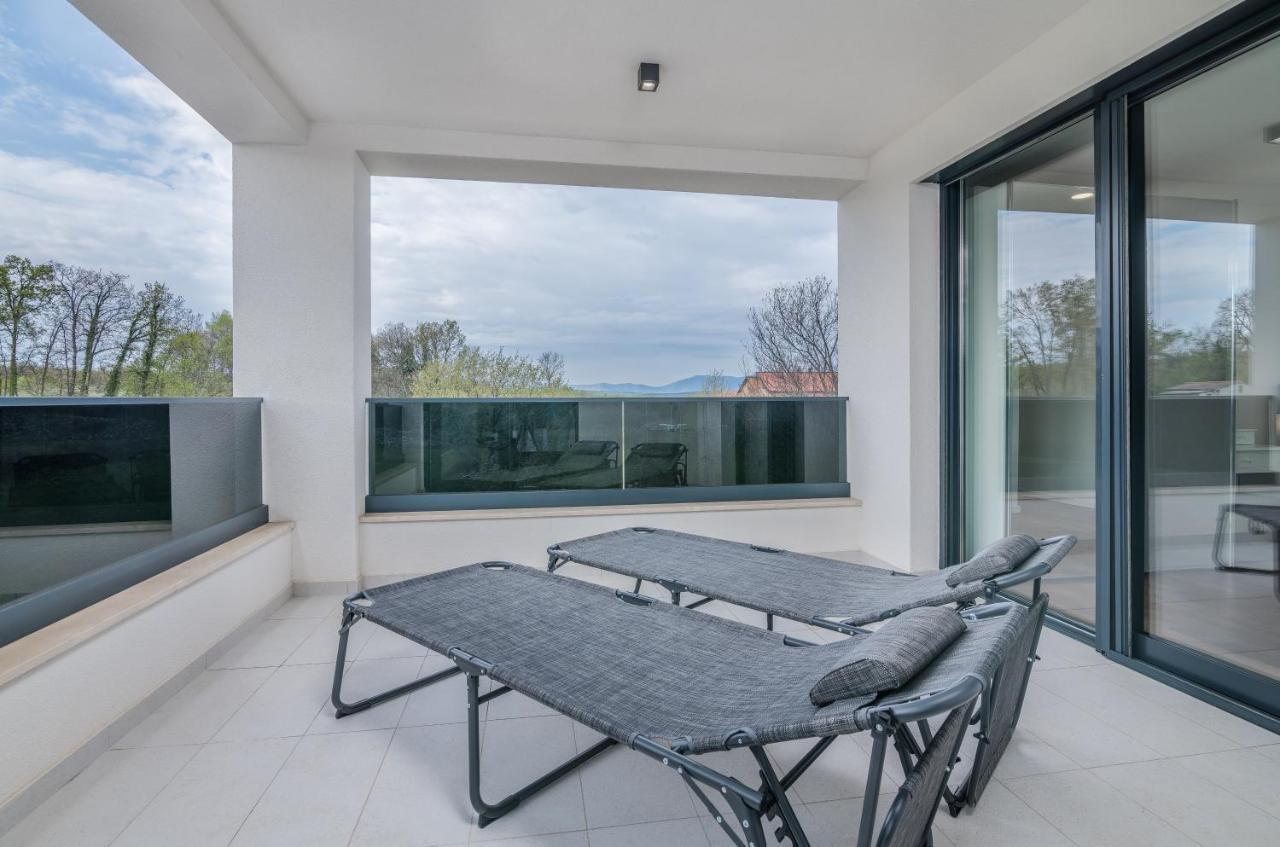 Luxury Villa Weiss - Malinska - Heated Pool - Central Floor Heating In Winter Dış mekan fotoğraf