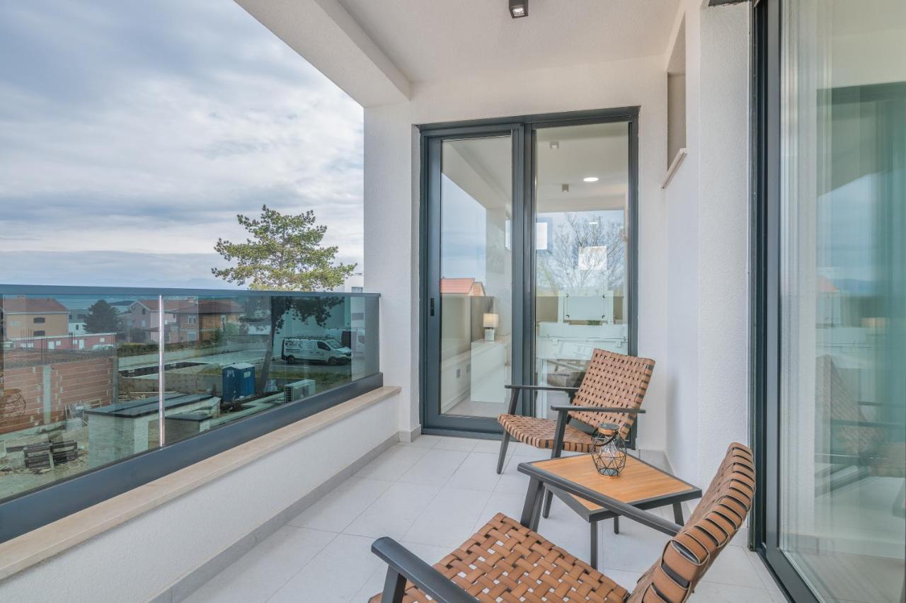 Luxury Villa Weiss - Malinska - Heated Pool - Central Floor Heating In Winter Dış mekan fotoğraf